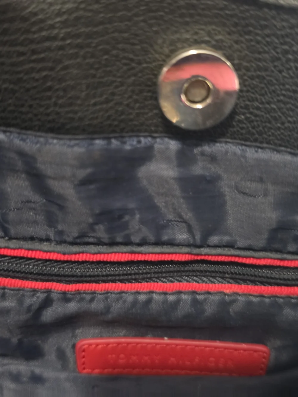 ​✨ Tommy Hilfiger Monogram Tote – Black & White✨️